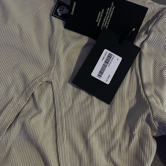 Open back top - Picture 2 of 3